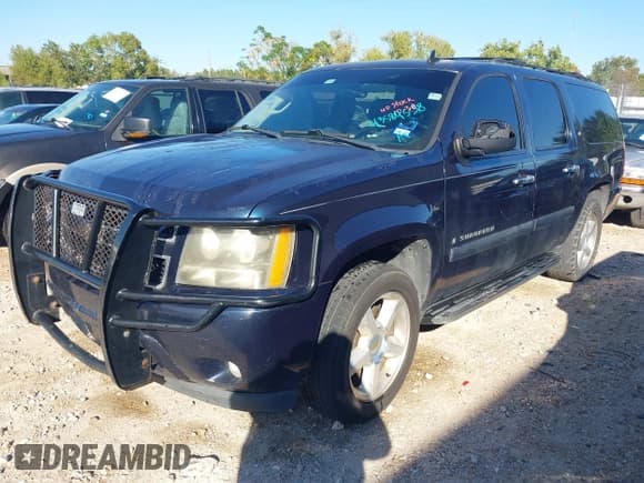 ✅ 2008 Chevrolet Suburban LTZ • VIN: 1GNFC160X8J232665 • Лот: 43589538. Опубликован ранее на IAAI с пробегом 220 428 миль. Бесплатный доступ к архиву аукционных продаж из США и подробный отчёт об истории автомобиля на DreamBid. Изображение 2.