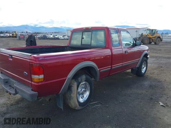✅ 1996 Ford Ranger XLT • VIN: 1FTDR15X9TPB29241 • Lot: 41802300. Listed on IAAI with 179,948 mi. Free auction sales archive from the USA and detailed vehicle history report at DreamBid. Image 4.