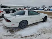 ✅ 1998 Pontiac Firebird Firebird • VIN: 2G2FS22K7W2227888 • Lot: 95734395. Wystawiony na Copart z przebiegiem Nie podano. Bezpłatny archiwum sprzedaży aukcyjnych z USA i szczegółowy raport historii pojazdu na DreamBid. Zdjęcie 3.