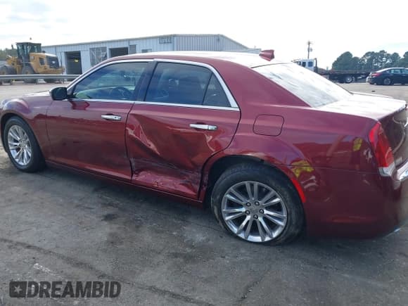 ✅ 2016 Chrysler 300 C • VIN: 2C3CCAEG6GH189909 • Lot: 43245417. Wystawiony na IAAI z przebiegiem 215 037 mil. Bezpłatny archiwum sprzedaży aukcyjnych z USA i szczegółowy raport historii pojazdu na DreamBid. Zdjęcie 14.