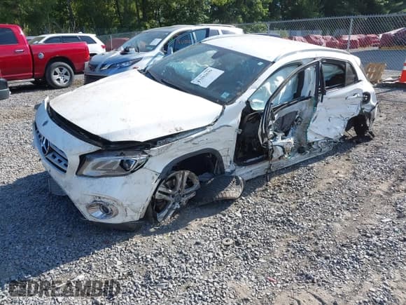 ✅ 2019 Mercedes-Benz GLA 250 • VIN: WDCTG4EB2KU001666 • Lot: 43202639. Wystawiony na IAAI z przebiegiem 59 072 mil. Bezpłatny archiwum sprzedaży aukcyjnych z USA i szczegółowy raport historii pojazdu na DreamBid. Zdjęcie 16.