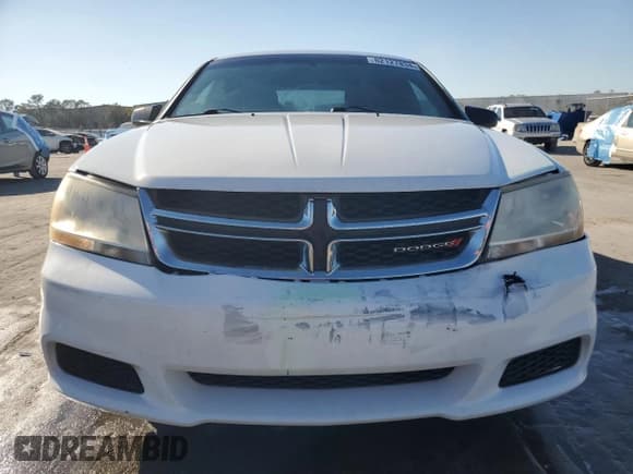 ✅ 2014 Dodge Avenger SE • VIN: 1C3CDZAB5EN216186 • Lot: 82127834. Wystawiony na Copart z przebiegiem 132 847 mil. Bezpłatny archiwum sprzedaży aukcyjnych z USA i szczegółowy raport historii pojazdu na DreamBid. Zdjęcie 5.
