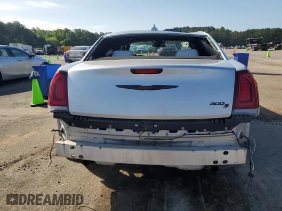 ✅ 2021 Chrysler 300 S • VIN: 2C3CCABG4MH525539 • Lot: 52004944. Wystawiony na Copart z przebiegiem 84 418 mil. Bezpłatny archiwum sprzedaży aukcyjnych z USA i szczegółowy raport historii pojazdu na DreamBid. Zdjęcie 6.
