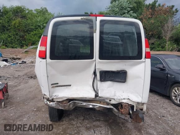 ✅ 2011 Chevrolet Express Cargo • VIN: 1GCWGFBA8B1153429 • Лот: 42541477. Опубликован ранее на IAAI с пробегом 622 878 миль. Бесплатный доступ к архиву аукционных продаж из США и подробный отчёт об истории автомобиля на DreamBid. Изображение 16.