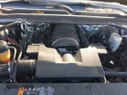 ✅ 2018 Chevrolet Suburban LT • VIN: 1GNSKHKC7JR313317 • Lot: 43565122. Wystawiony na IAAI z przebiegiem 123 772 mil. Bezpłatny archiwum sprzedaży aukcyjnych z USA i szczegółowy raport historii pojazdu na DreamBid. Zdjęcie 10.