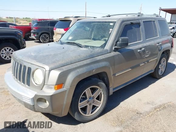 ✅ 2007 Jeep Patriot Limited • VIN: 1J8FT48W87D401616 • Lot: 42515210. Listed on IAAI with 275,684 mi. Free auction sales archive from the USA and detailed vehicle history report at DreamBid. Image 2.