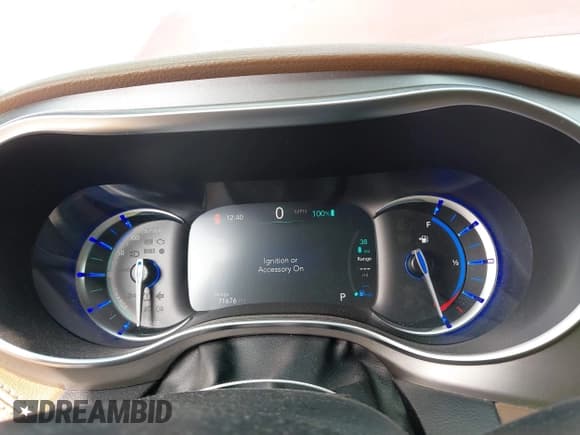 ✅ 2020 Chrysler Pacifica Hybrid Limited • VIN: 2C4RC1N71LR183414 • Лот: 41504790. Опубликован ранее на IAAI с пробегом 71 676 миль. Бесплатный доступ к архиву аукционных продаж из США и подробный отчёт об истории автомобиля на DreamBid. Изображение 16.