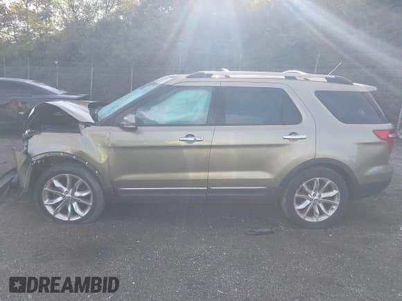 ✅ 2013 Ford Explorer Limited • VIN: 1FM5K7F96DGA83201 • Lot: 43503470. Wystawiony na IAAI z przebiegiem 118 804 mil. Bezpłatny archiwum sprzedaży aukcyjnych z USA i szczegółowy raport historii pojazdu na DreamBid. Zdjęcie 14.