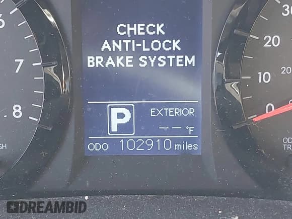 ✅ 2016 Toyota Sienna LE • VIN: 5TDKK3DC6GS725084 • Lot: 43713814. Listed on IAAI with 102,910 mi. Free auction sales archive from the USA and detailed vehicle history report at DreamBid. Image 15.