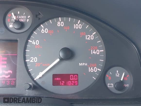 ✅ 2001 Audi S4 • VIN: WAURD68D31A117425 • Lot: 42725206. Listed on IAAI with 121,829 mi. Free auction sales archive from the USA and detailed vehicle history report at DreamBid. Image 16.