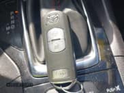 ✅ 2015 Mazda 3 i Grand Touring • VIN: JM1BM1M76F1224547 • Lot: 43170686. Wystawiony na IAAI z przebiegiem 198 435 mil. Bezpłatny archiwum sprzedaży aukcyjnych z USA i szczegółowy raport historii pojazdu na DreamBid. Zdjęcie 11.