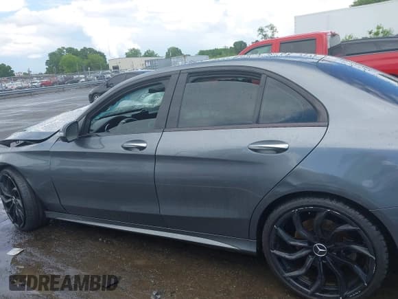 ✅ 2019 Mercedes-Benz C 43 AMG • VIN: 55SWF6EB9KU292191 • Lot: 42231741. Listed on IAAI with 80,572 mi. Free auction sales archive from the USA and detailed vehicle history report at DreamBid. Image 14.