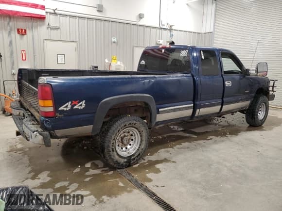 ✅ 2001 Chevrolet Silverado 2500HD LS • VIN: 1GCHK29171E341243 • Лот: 71186725. Опубликован ранее на Copart с пробегом 245 804 миль. Бесплатный доступ к архиву аукционных продаж из США и подробный отчёт об истории автомобиля на DreamBid. Изображение 3.