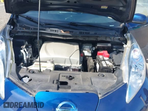 ✅ 2017 Nissan LEAF S • VIN: 1N4BZ0CP2HC301165 • Lot: 42045575. Wystawiony na IAAI z przebiegiem 56 421 mil. Bezpłatny archiwum sprzedaży aukcyjnych z USA i szczegółowy raport historii pojazdu na DreamBid. Zdjęcie 10.