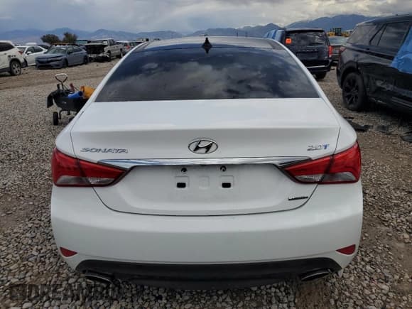 ✅ 2014 Hyundai Sonata Limited • VIN: 5NPEC4AB5EH827118 • Lot: 71737274. Listed on Copart with 149,597 mi. Free auction sales archive from the USA and detailed vehicle history report at DreamBid. Image 6.