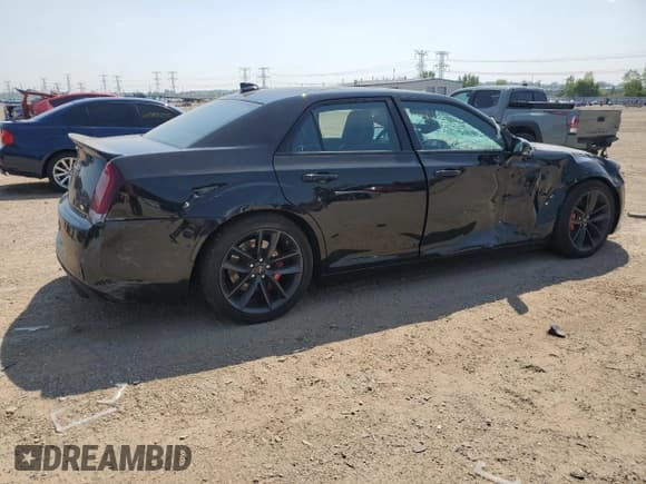 ✅ 2023 Chrysler 300 C • VIN: 2C3CCAPJ2PH542445 • Лот: 64880055. Опубликован ранее на Copart с пробегом 23 204 миль. Бесплатный доступ к архиву аукционных продаж из США и подробный отчёт об истории автомобиля на DreamBid. Изображение 3.