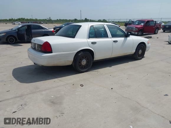 ✅ 2009 Ford Police Interceptor • VIN: 2FAHP71V59X149025 • Lot: 42853064. Listed on IAAI with Not provided. Free auction sales archive from the USA and detailed vehicle history report at DreamBid. Image 4.