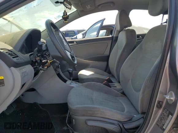 ✅ 2016 Hyundai Accent SE • VIN: KMHCT4AE4GU999517 • Лот: 70059944. Опубликован ранее на Copart с пробегом 108 813 миль. Бесплатный доступ к архиву аукционных продаж из США и подробный отчёт об истории автомобиля на DreamBid. Изображение 7.