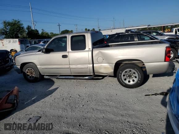 2006 Chevrolet Silverado 1500 LT2 z VIN 2GCEC19T261111095, wystawiony jako Copart lot #70645795 z przebiegiem Nie podano mil oraz Czysty tytuł • Clean title. Historia ofert i sprzedaży dostępna na DreamBid. Obrazek 2.