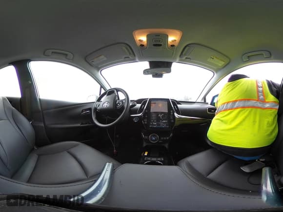 ✅ 2022 Toyota Prius LE • VIN: JTDKAMFPXN3198643 • Lot: 42163069. Wystawiony na IAAI z przebiegiem 17 372 mil. Bezpłatny archiwum sprzedaży aukcyjnych z USA i szczegółowy raport historii pojazdu na DreamBid. Zdjęcie 18.