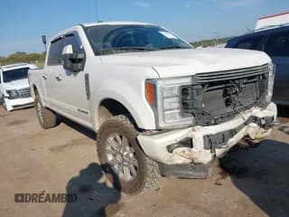 ✅ 2018 Ford F-250 King Ranch • VIN: 1FT7W2BT5JEC18729 • Lot: 43456916. Wystawiony na IAAI z przebiegiem 114 985 mil. Bezpłatny archiwum sprzedaży aukcyjnych z USA i szczegółowy raport historii pojazdu na DreamBid. Zdjęcie 1.