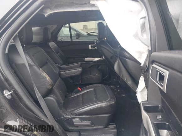 ✅ 2020 Ford Explorer XLT • VIN: 1FMSK8DH3LGC76827 • Lot: 41942722. Wystawiony na IAAI z przebiegiem 120 445 mil. Bezpłatny archiwum sprzedaży aukcyjnych z USA i szczegółowy raport historii pojazdu na DreamBid. Zdjęcie 8.