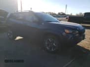 ✅ 2019 Jeep Cherokee Trailhawk • VIN: 1C4PJMBX5KD484305 • Lot: 92538185. Wystawiony na Copart z przebiegiem 75 929 mil. Bezpłatny archiwum sprzedaży aukcyjnych z USA i szczegółowy raport historii pojazdu na DreamBid. Zdjęcie 4.