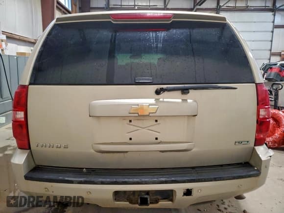 ✅ 2010 Chevrolet Tahoe LT • VIN: 1GNUKBE0XAR151366 • Lot: 95060655. Listed on Copart with 267,925 mi. Free auction sales archive from the USA and detailed vehicle history report at DreamBid. Image 6.