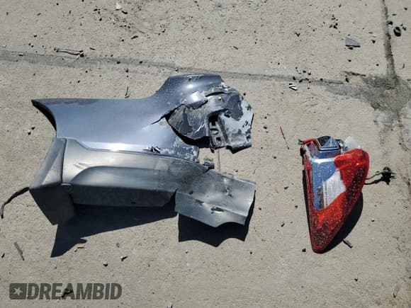 ✅ 2015 Subaru Outback Limited • VIN: 4S4BSENC1F3313824 • Лот: 56659305. Опубликован ранее на Copart с пробегом 106 133 миль. Бесплатный доступ к архиву аукционных продаж из США и подробный отчёт об истории автомобиля на DreamBid. Изображение 13.