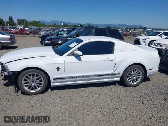 2014 Ford Mustang V6 with VIN 1ZVBP8AM2E5275588, listed as a IAAI auction lot 42620111 with 65,729 mi miles and . Bid and sale history available at DreamBid. Image 15.