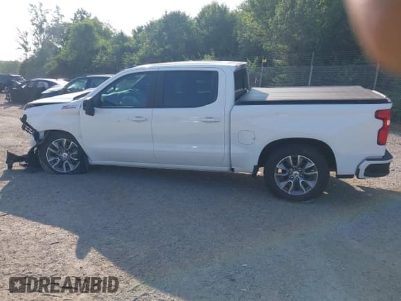 ✅ 2020 Chevrolet Silverado 1500 RST • VIN: 1GCUYEED5LZ191904 • Lot: 42800163. Wystawiony na IAAI z przebiegiem Nie podano. Bezpłatny archiwum sprzedaży aukcyjnych z USA i szczegółowy raport historii pojazdu na DreamBid. Zdjęcie 15.