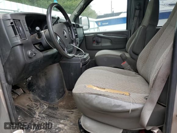 ✅ 2008 Chevrolet Express Passenger • VIN: 1GAHG39K781130764 • Lot: 46990255. Listed on Copart with 68,470 mi. Free auction sales archive from the USA and detailed vehicle history report at DreamBid. Image 7.