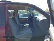 ✅ 2006 GMC Envoy SLT • VIN: 1GKDT13S662189377 • Lot: 42106602. Listed on IAAI with 156,391 mi. Free auction sales archive from the USA and detailed vehicle history report at DreamBid. Image 5.