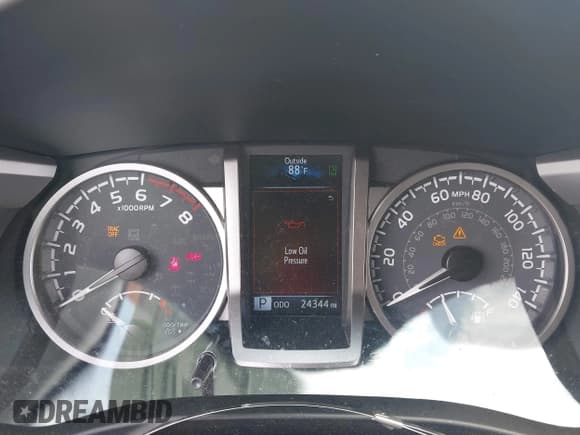 ✅ 2021 Toyota Tacoma SR • VIN: 3TYRZ5CN8MT008114 • Lot: 42993504. Listed on IAAI with 24,344 mi. Free auction sales archive from the USA and detailed vehicle history report at DreamBid. Image 15.