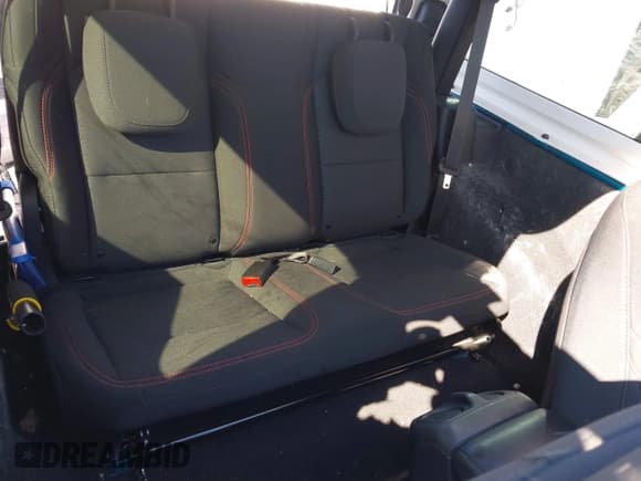 ✅ 2020 Jeep Wrangler Rubicon • VIN: 1C4HJXCG9LW233152 • Lot: 41623515. Listed on IAAI with 88,548 mi. Free auction sales archive from the USA and detailed vehicle history report at DreamBid. Image 8.