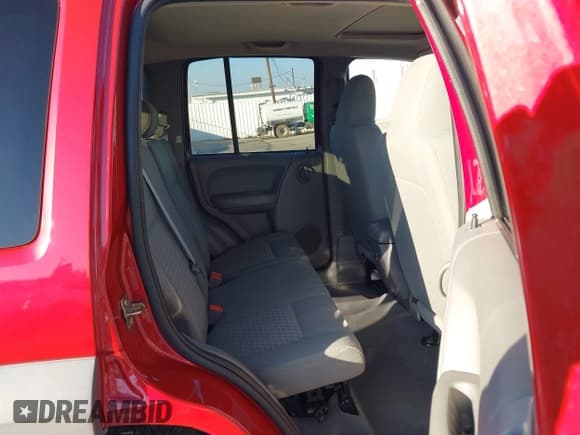 ✅ 2006 Jeep Liberty Sport • VIN: 1J4GL48K96W119314 • Lot: 43651897. Listed on IAAI with 124,705 mi. Free auction sales archive from the USA and detailed vehicle history report at DreamBid. Image 8.