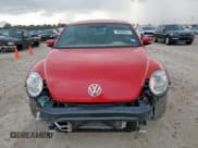 ✅ 2019 Volkswagen Beetle S • VIN: 3VW5DAAT3KM509845 • Lot: 70008025. Wystawiony na Copart z przebiegiem 98 161 mil. Bezpłatny archiwum sprzedaży aukcyjnych z USA i szczegółowy raport historii pojazdu na DreamBid. Zdjęcie 5.