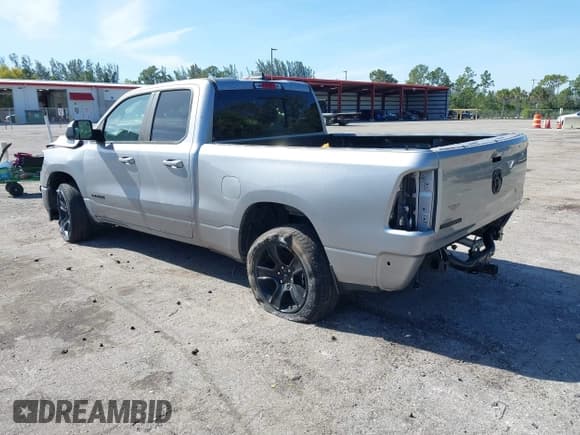 ✅ 2021 Ram 1500 Big Horn • VIN: 1C6RREBG3MN834462 • Lot: 43667076. Listed on IAAI with 10,417 mi. Free auction sales archive from the USA and detailed vehicle history report at DreamBid. Image 3.