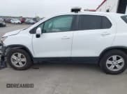 ✅ 2020 Chevrolet Trax LS • VIN: KL7CJKSB3LB022813 • Lot: 43753612. Wystawiony na IAAI z przebiegiem 85 533 mil. Bezpłatny archiwum sprzedaży aukcyjnych z USA i szczegółowy raport historii pojazdu na DreamBid. Zdjęcie 14.