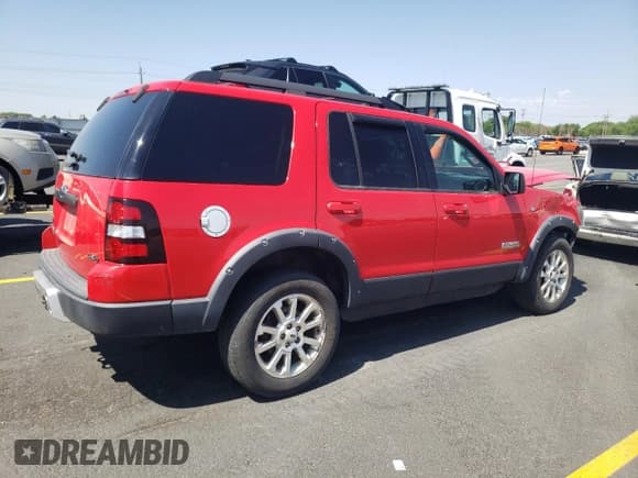 ✅ 2008 Ford Explorer XLT • VIN: 1FMEU73858UB23121 • Lot: 61033035. Wystawiony na Copart z przebiegiem 141 592 mil. Bezpłatny archiwum sprzedaży aukcyjnych z USA i szczegółowy raport historii pojazdu na DreamBid. Zdjęcie 3.