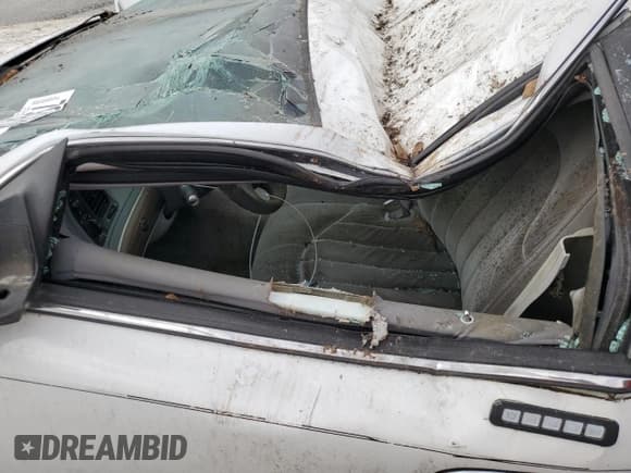 ✅ 1996 Mercury Grand Marquis GS • VIN: 2MELM74W8TX691985 • Lot: 79497184. Wystawiony na Copart z przebiegiem 159 165 mil. Bezpłatny archiwum sprzedaży aukcyjnych z USA i szczegółowy raport historii pojazdu na DreamBid. Zdjęcie 7.