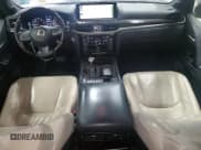 ✅ 2019 Lexus LX 570 • VIN: JTJHY7AX1K4298499 • Lot: 90107835. Wystawiony na Copart z przebiegiem 135 615 mil. Bezpłatny archiwum sprzedaży aukcyjnych z USA i szczegółowy raport historii pojazdu na DreamBid. Zdjęcie 8.