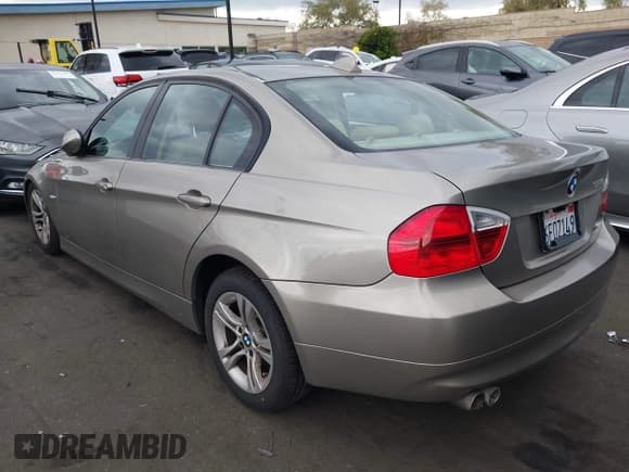 ✅ 2008 BMW 3 Series 328i • VIN: WBAVC53548F009582 • Лот: 43751515. Опубликован ранее на IAAI с пробегом 88 281 миль. Бесплатный доступ к архиву аукционных продаж из США и подробный отчёт об истории автомобиля на DreamBid. Изображение 3.