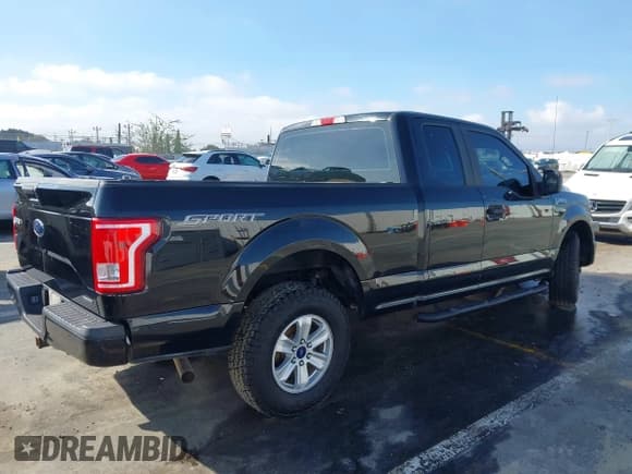 ✅ 2016 Ford F-150 XL • VIN: 1FTEX1C89GKG01091 • Lot: 41579269. Listed on IAAI with 117,698 mi. Free auction sales archive from the USA and detailed vehicle history report at DreamBid. Image 4.