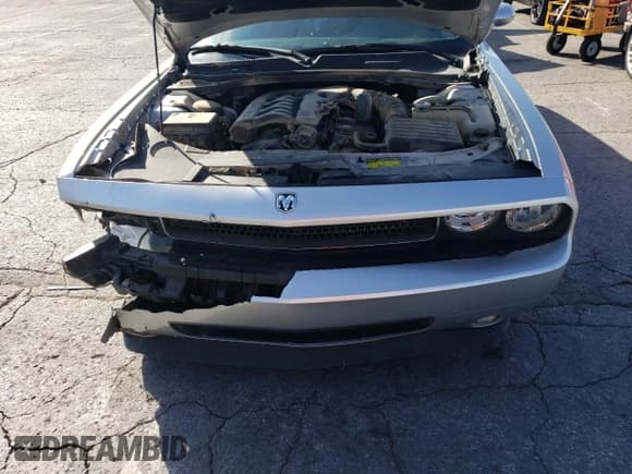 ✅ 2010 Dodge Challenger SE • VIN: 2B3CJ4DV8AH270146 • Lot: 72335424. Wystawiony na Copart z przebiegiem 147 309 mil. Bezpłatny archiwum sprzedaży aukcyjnych z USA i szczegółowy raport historii pojazdu na DreamBid. Zdjęcie 11.