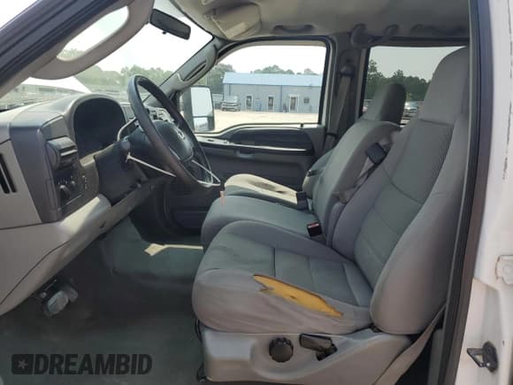 ✅ 2005 Ford F-250 XL • VIN: 1FTSW20515EB57142 • Lot: 58570665. Listed on Copart with 6,718 mi. Free auction sales archive from the USA and detailed vehicle history report at DreamBid. Image 7.