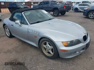 1996 BMW 3 Series Z3 1.9 z VIN 4USCH7323TLB72065, wystawiony jako IAAI lot #42638244 z przebiegiem 188 528 mil mil oraz . Historia ofert i sprzedaży dostępna na DreamBid. Obrazek 1.