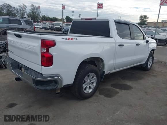 2022 Chevrolet Silverado 1500 Work Truck z VIN 1GCPDAEK5NZ613124, wystawiony jako IAAI lot #41504903 z przebiegiem 76 917 mil mil oraz . Historia ofert i sprzedaży dostępna na DreamBid. Obrazek 4.