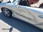 ✅ 2000 Porsche Boxster • VIN: WP0CA2989YU628240 • Lot: 40580963. Wystawiony na IAAI z przebiegiem 222 659 mil. Bezpłatny archiwum sprzedaży aukcyjnych z USA i szczegółowy raport historii pojazdu na DreamBid. Zdjęcie 6.