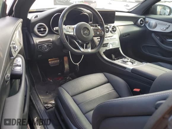 ✅ 2023 Mercedes-Benz C 300 • VIN: W1KWJ8DB2PG131066 • Lot: 78789684. Wystawiony na Copart z przebiegiem 9 617 mil. Bezpłatny archiwum sprzedaży aukcyjnych z USA i szczegółowy raport historii pojazdu na DreamBid. Zdjęcie 8.